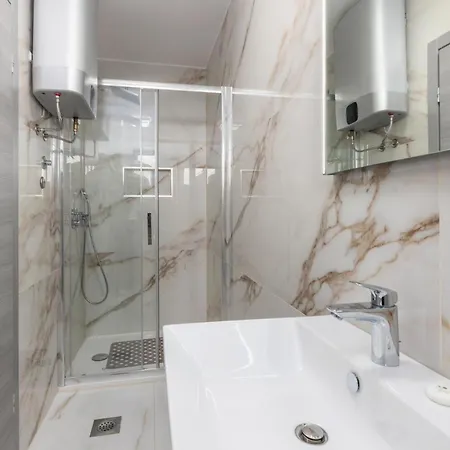 2 Bedroom Beautiful In *