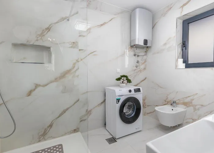 2 Bedroom Beautiful In