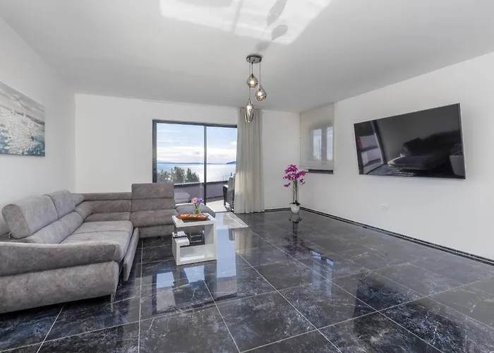 2 Bedroom Beautiful In *