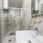 2 Bedroom In *