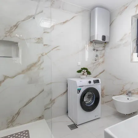 2 Bedroom Beautiful In