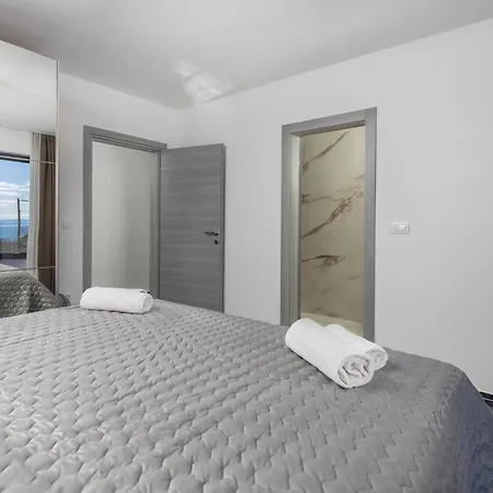 2 Bedroom In *