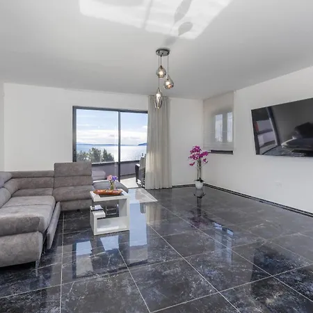 2 Bedroom Beautiful In *